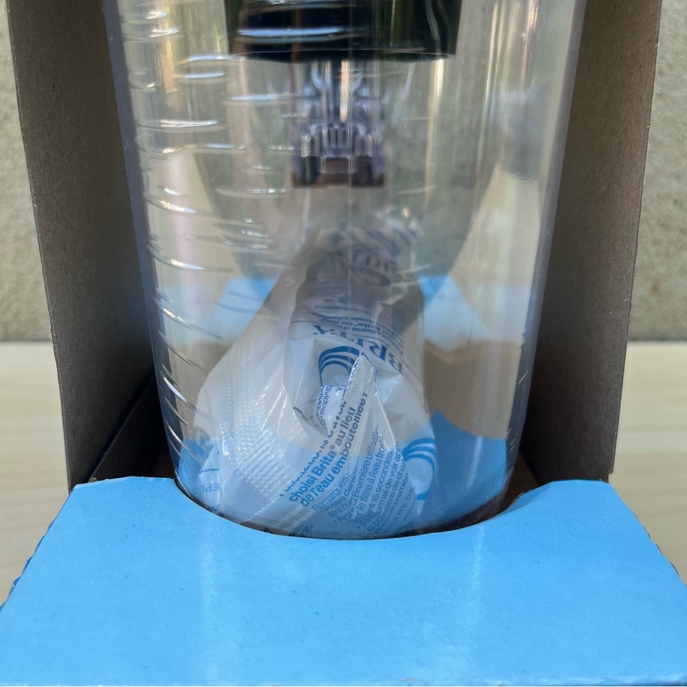 Brita Water Filter Pitcher - 6 Cups - Picture 4 of 12